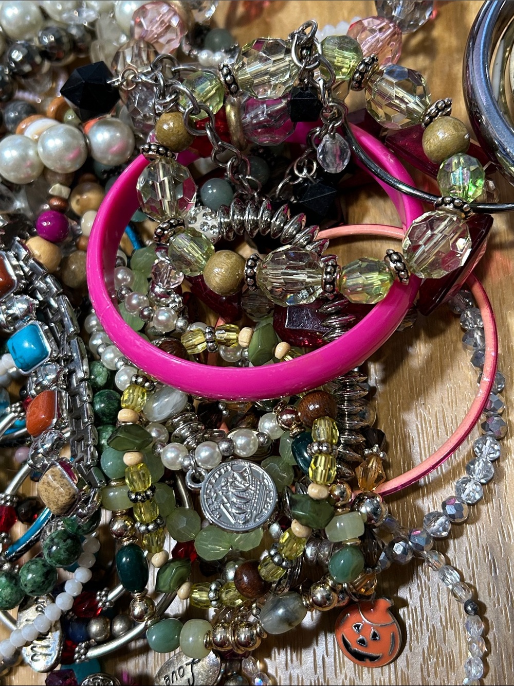 Bundle of bracelets. Over 1.4 pounds - Picture 4 of 5